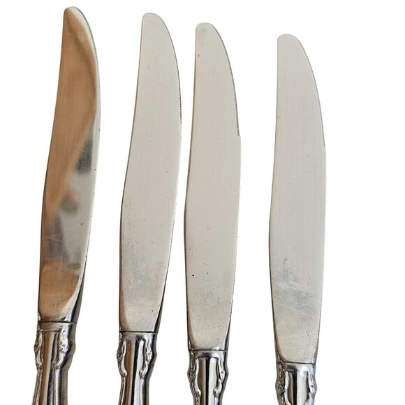 4 Oneida Deluxe Mozart Dinner Knife scalloped edge baroque scrolls 80s vtg stain - Picture 5 of 9